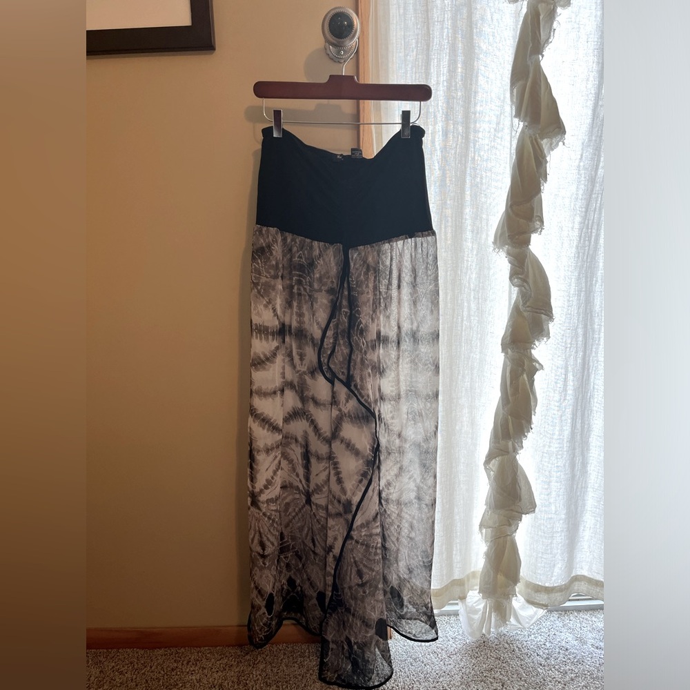 Raviya beach coverup. Size:XL